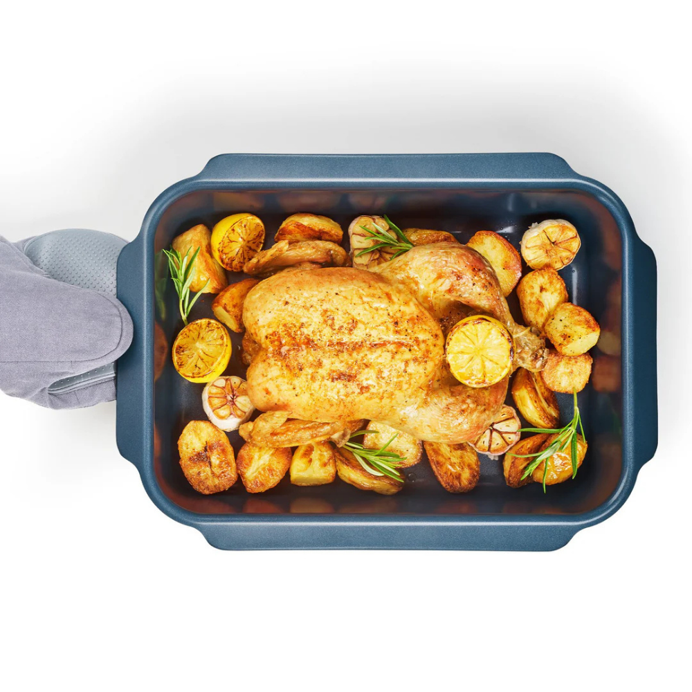 Large Joseph Joseph Nest oven tray with a sleek design, ideal for baking and roasting various dishes.
