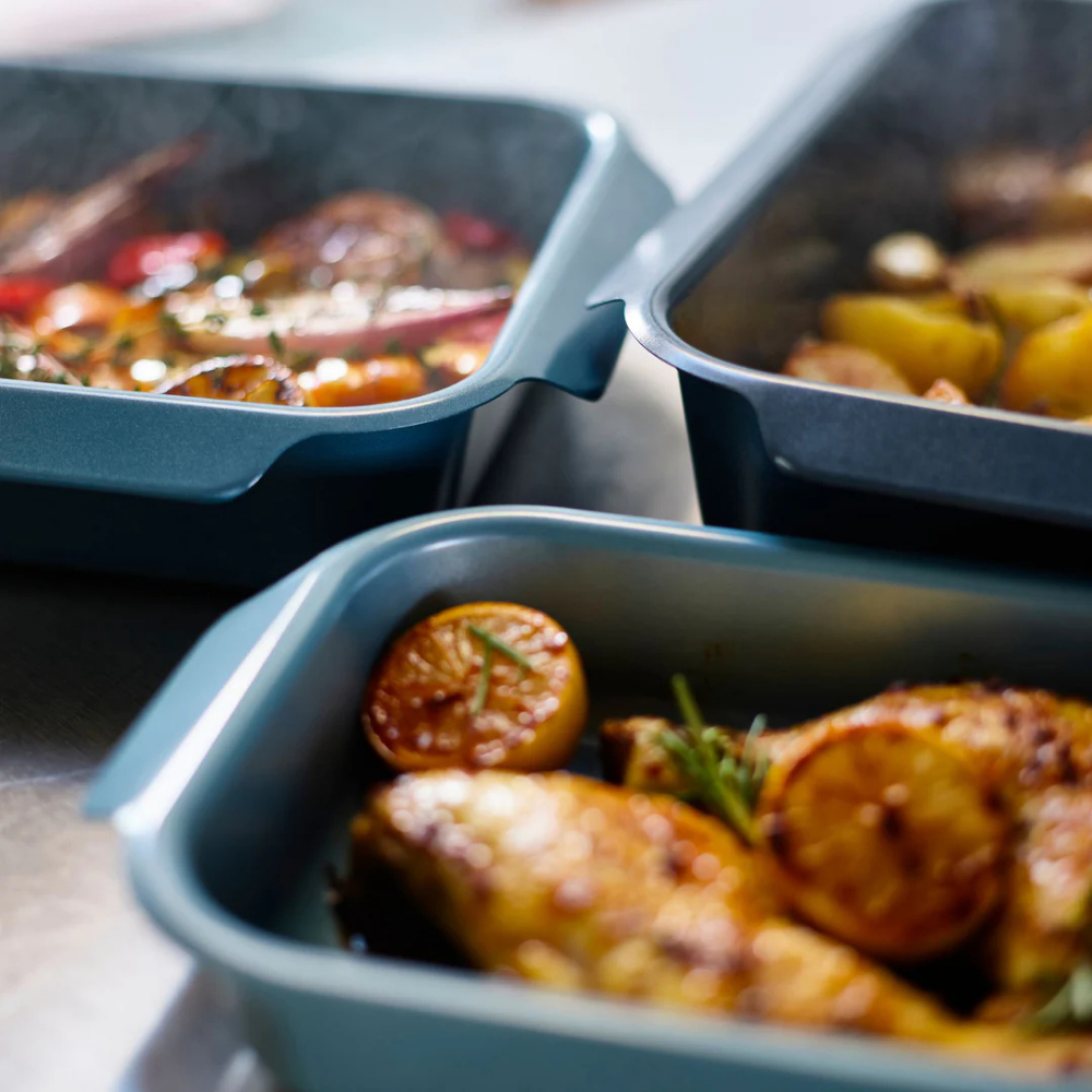 Small Joseph Joseph Nest oven tray featuring a sleek design and non-stick surface, ideal for baking and roasting.