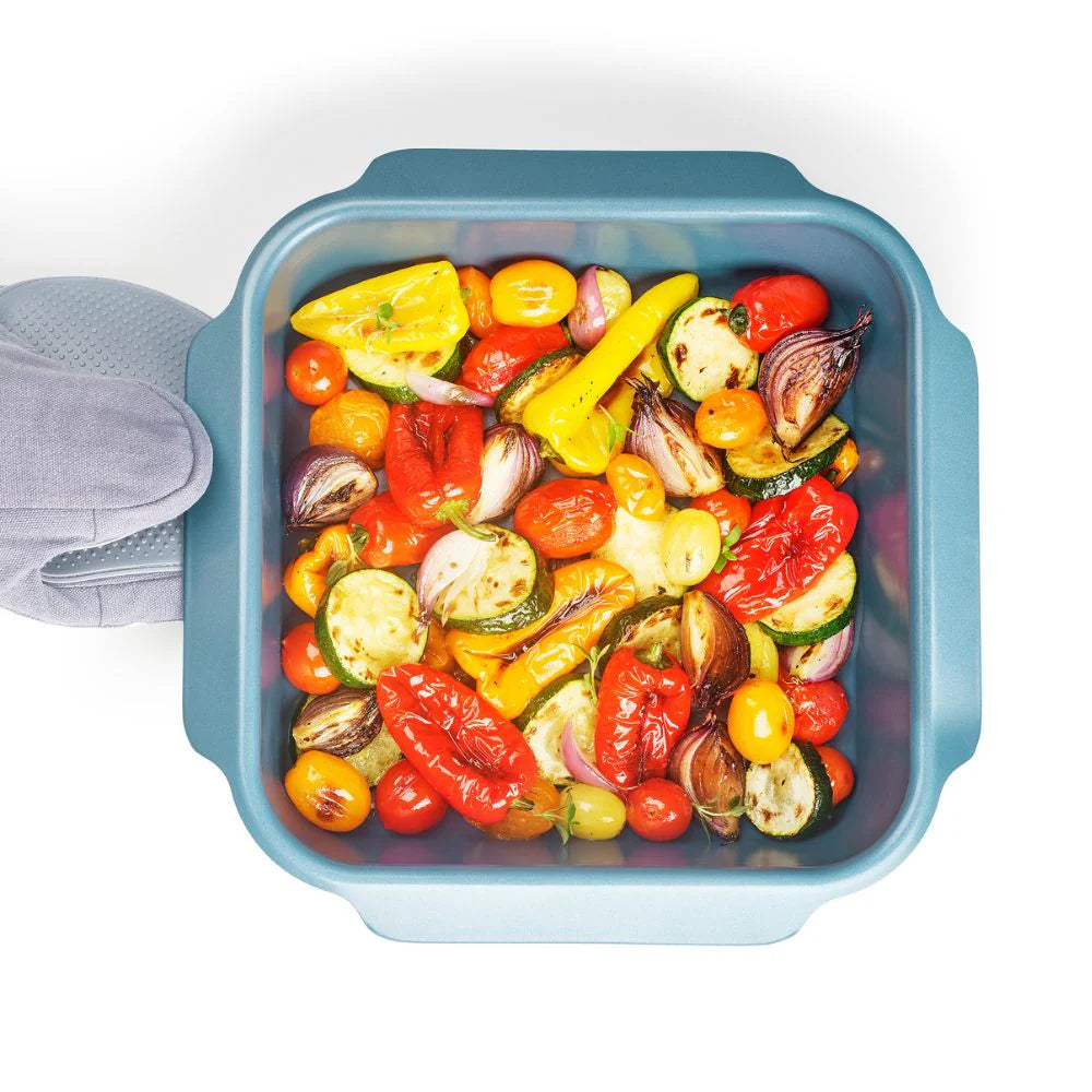 Medium Joseph Joseph Nest oven tray with a sleek design and non-stick surface, ideal for baking and roasting.