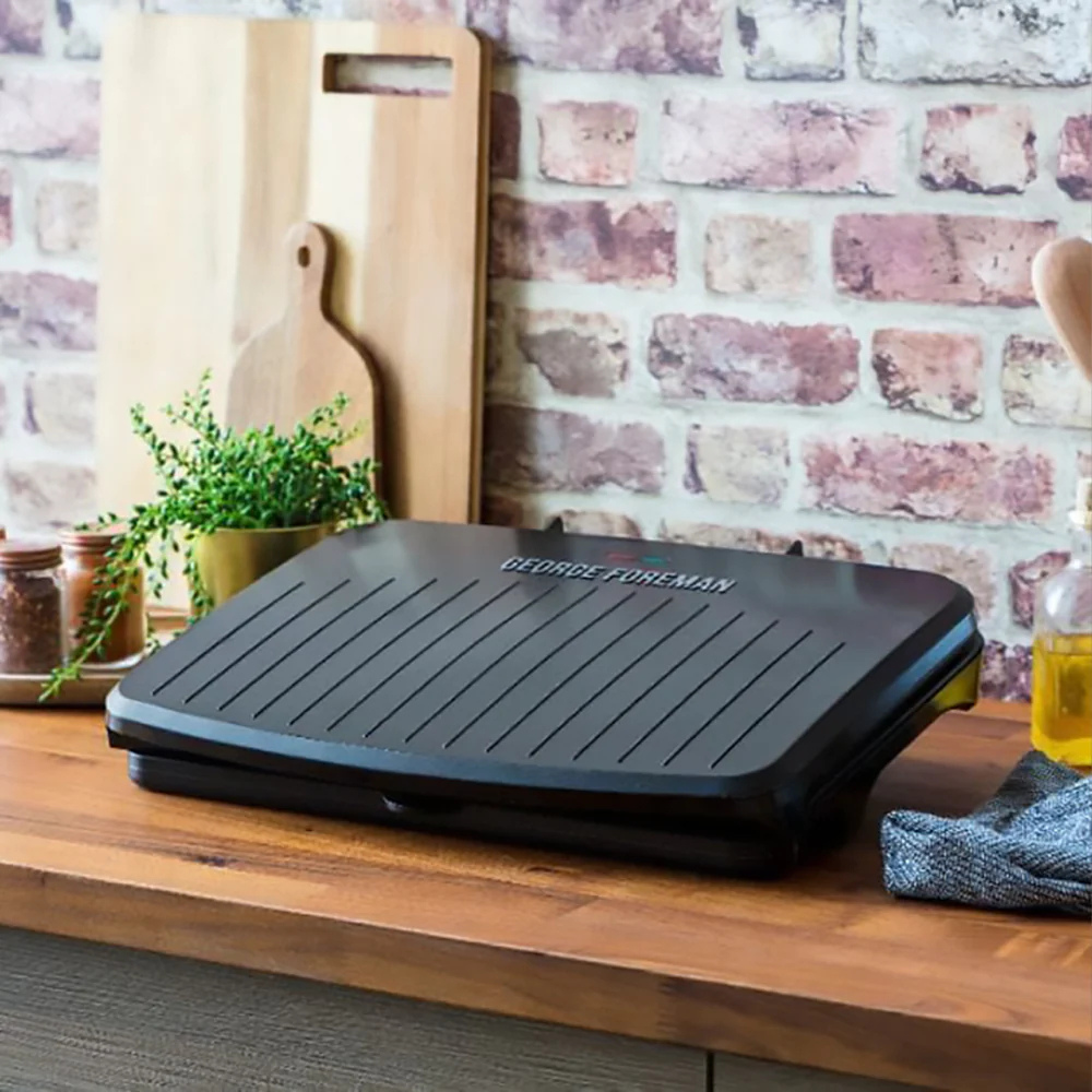 Russell Hobbs Contact Grill close