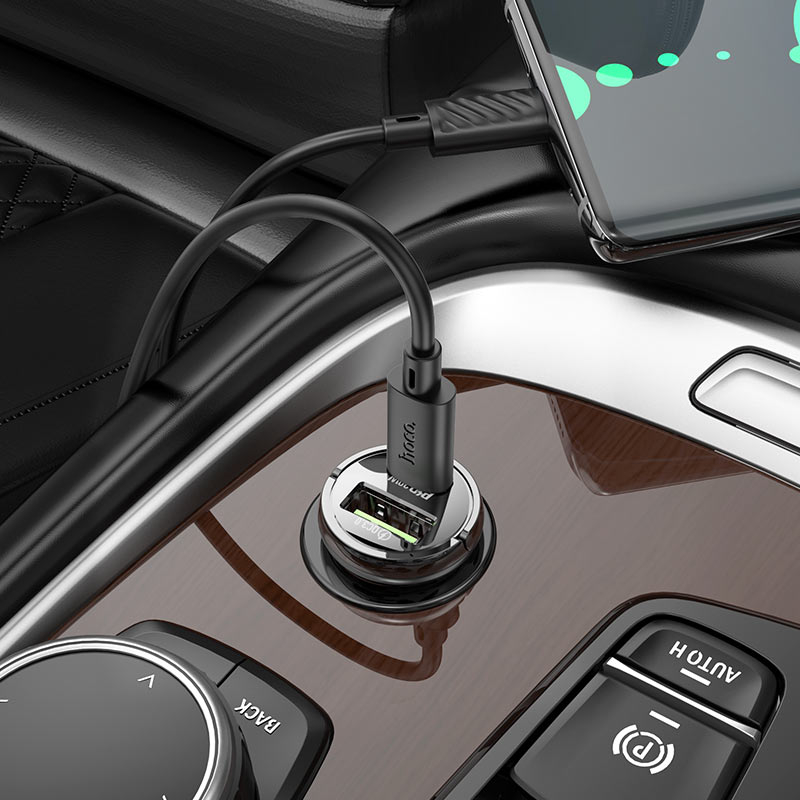 Hoco - Hoco Dual Port Car Charger 30W with USB - C to Lightning Cable Z53A - Cle Market